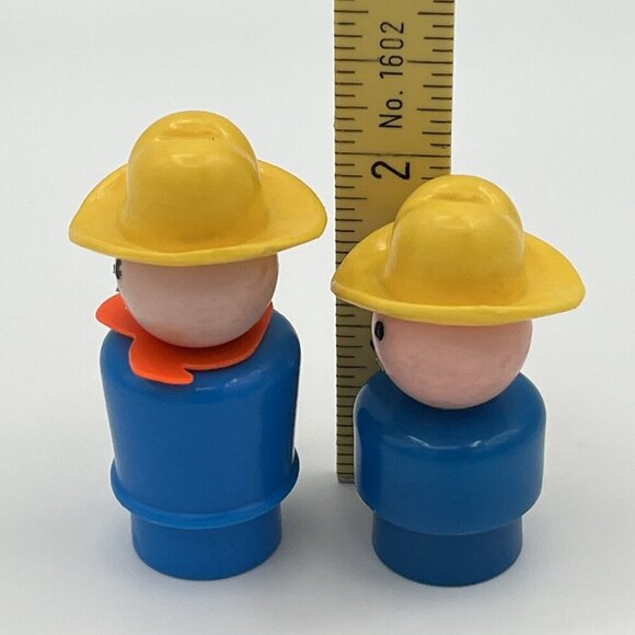Vintage Fisher Price Little People Farmer & Son Blue body Yellow Hat Farm Figure - Picture 6 of 7